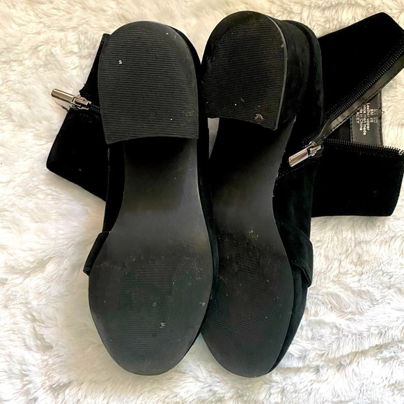 BLEECKER and Bond Boot Gently Used - Picture 4 of 6